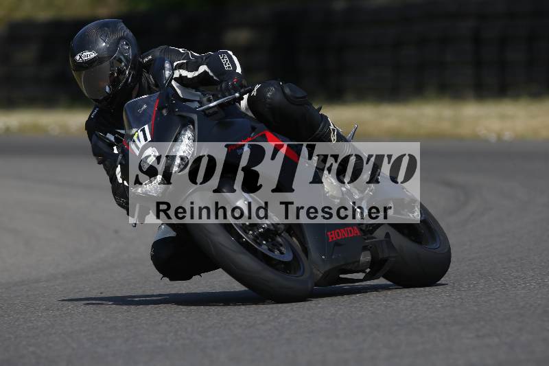 /Archiv-2023/28 05.06.2023 Moto Club Anneau du Rhin/vert-medium/11